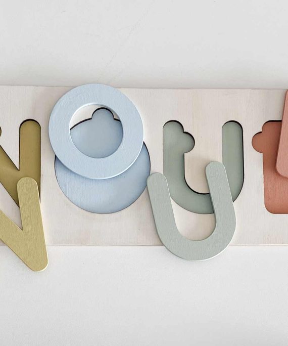 Houten naampuzzel